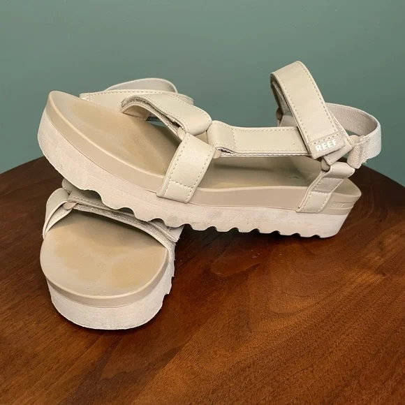 Reef Women's Cushion Rem Hi Tan Sandals - Picture 3 of 8